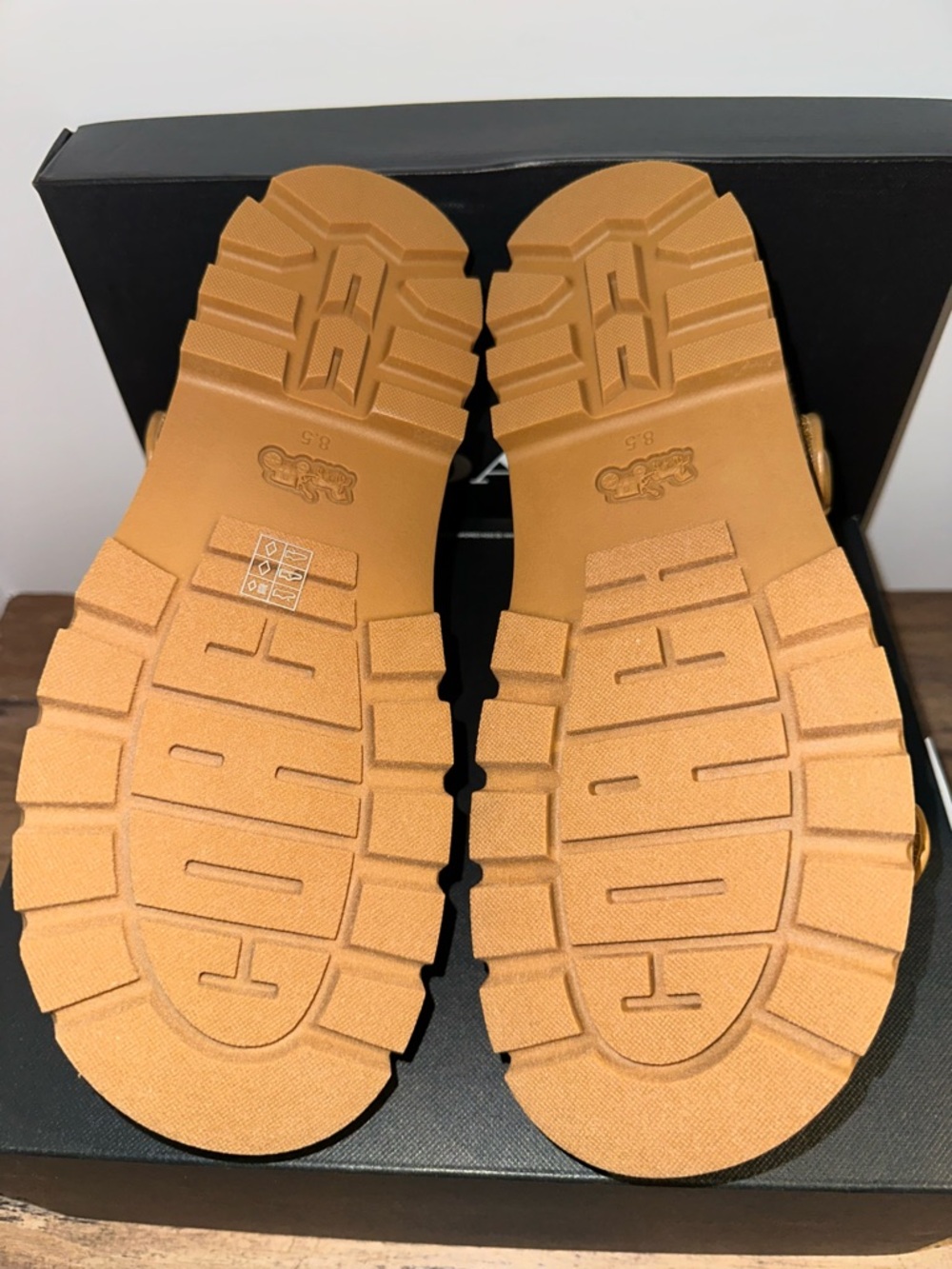 Coach Tan Brynn straw sandals with Gold Hardware - Picture 5 of 8